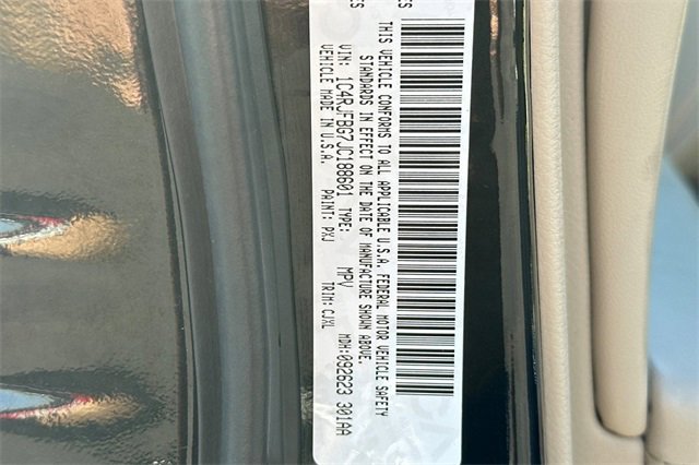 Used 2018 Jeep Grand Cherokee Limited w/ Trailer Tow Group IV image 32