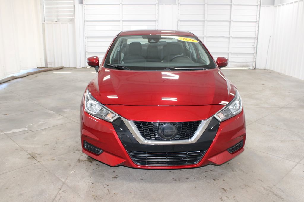 Used 2021 Nissan Versa SV image 3