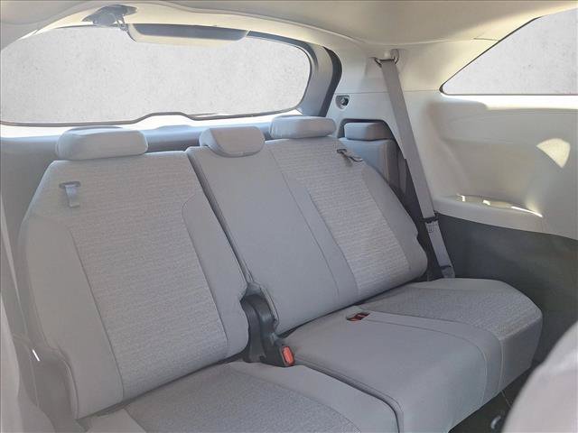 Certified 2021 Toyota Sienna LE w/ LE Plus Package AWD/4WD image 17