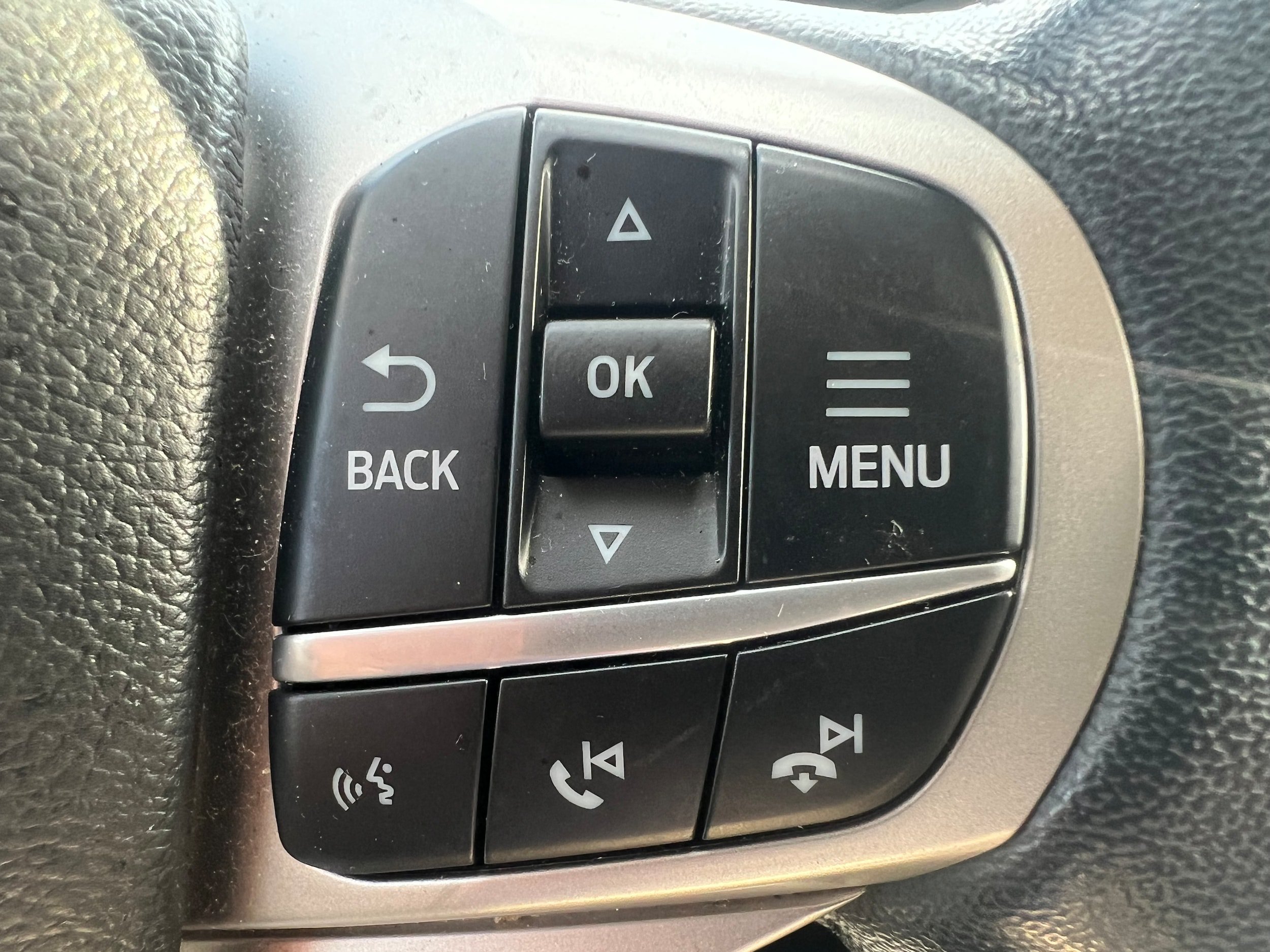 Used 2022 Ford Explorer Limited RWD image 22