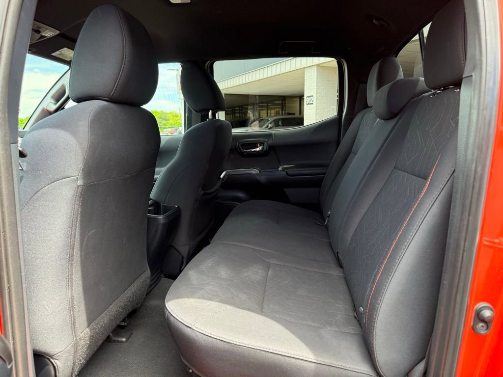 Used 2017 Toyota Tacoma TRD Sport w/ Tow Package (A/T) image 29