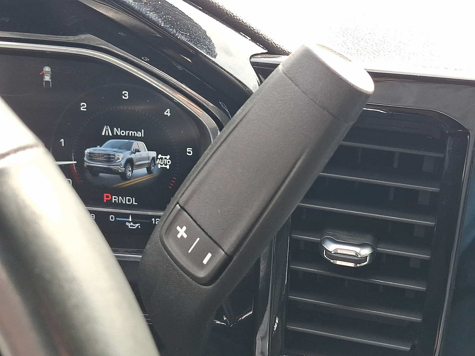 Used 2025 GMC Sierra 1500 SLT AWD/4WD image 14