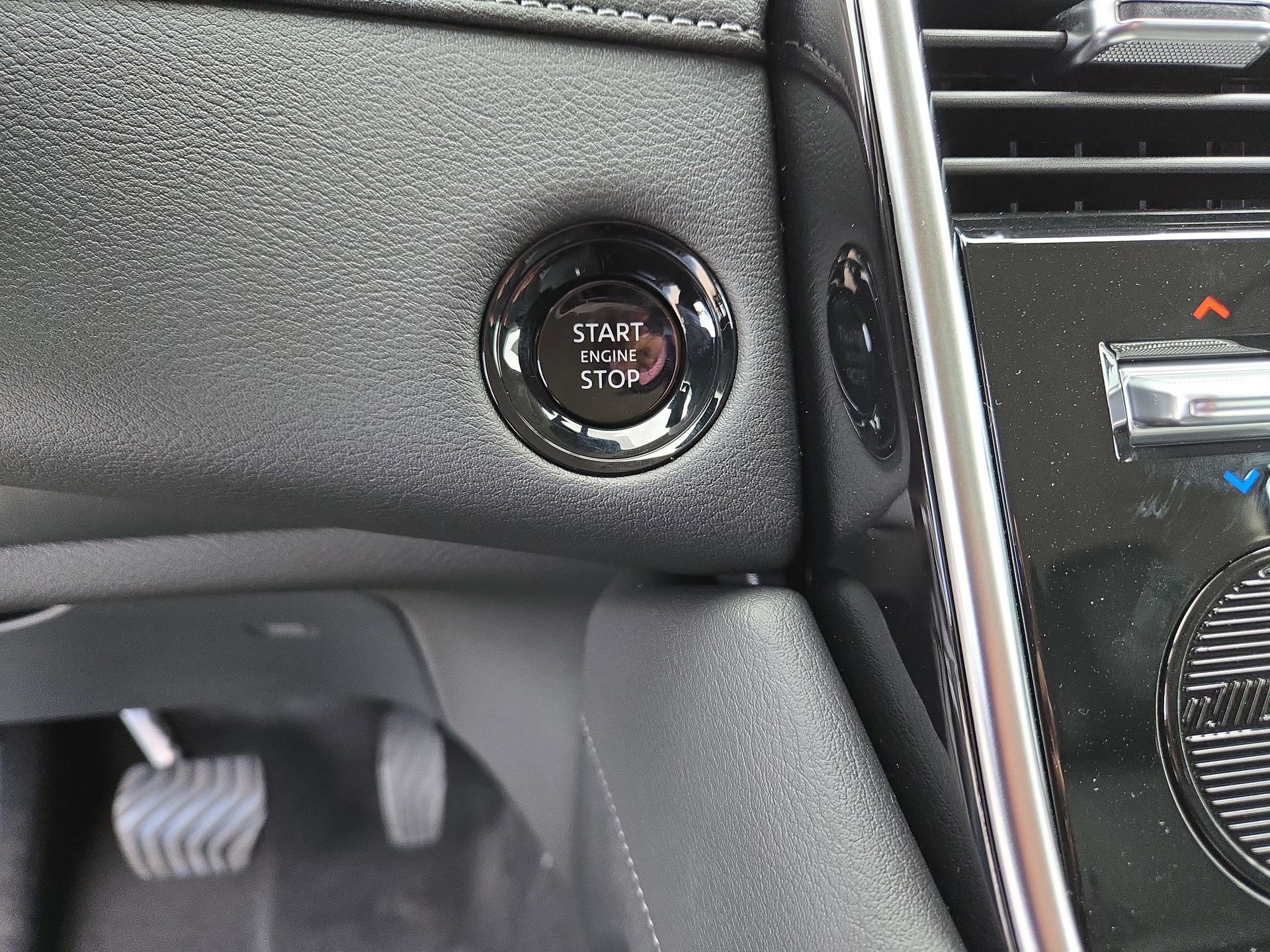 New 2026 Nissan Armada SV image 21