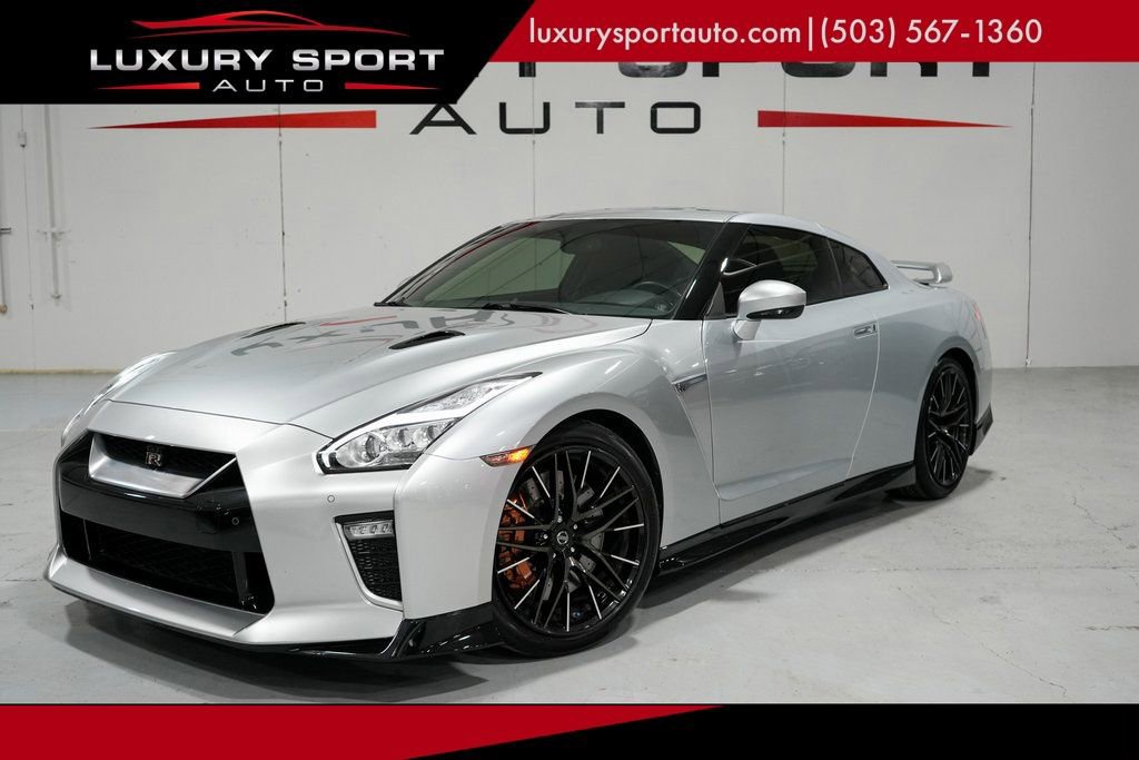 Used 2020 Nissan GT-R Premium image 1