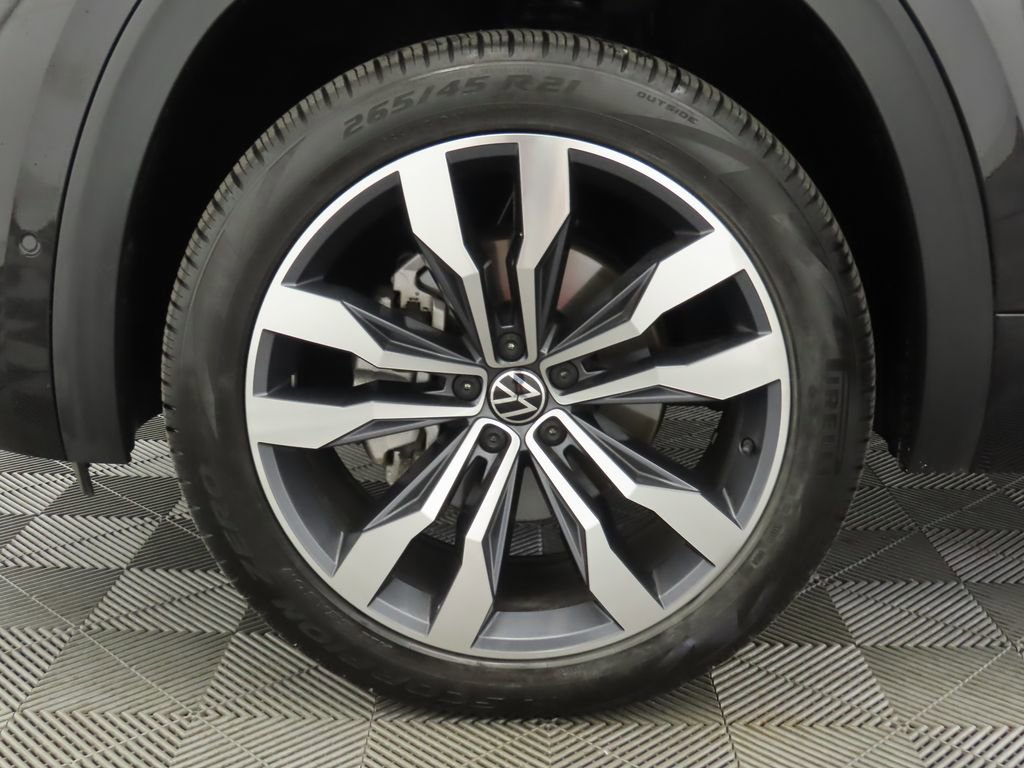 Used 2023 Volkswagen Atlas Cross Sport SEL Premium R-Line image 30