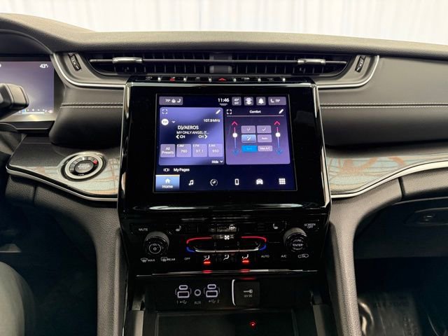 Used 2023 Jeep Grand Cherokee Altitude image 19