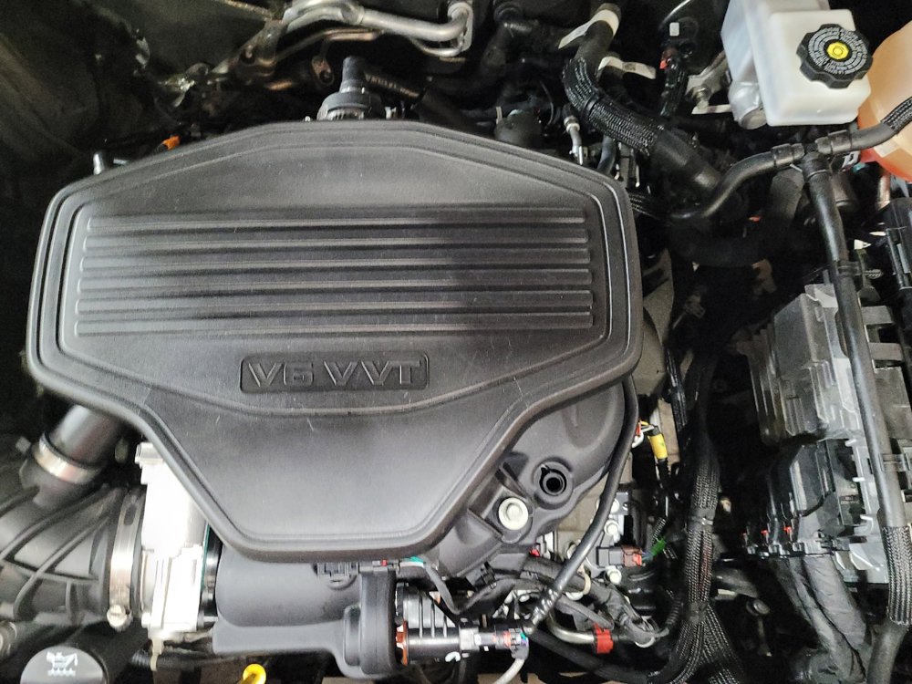 Used 2021 GMC Acadia SLE w/ Driver Convenience Package image 30