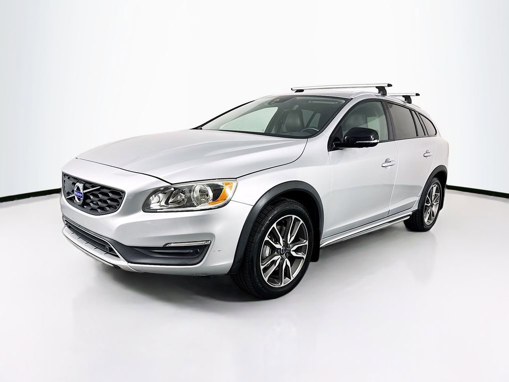 Used 2017 Volvo V60 T5 Cross Country w/ Climate Package image 3