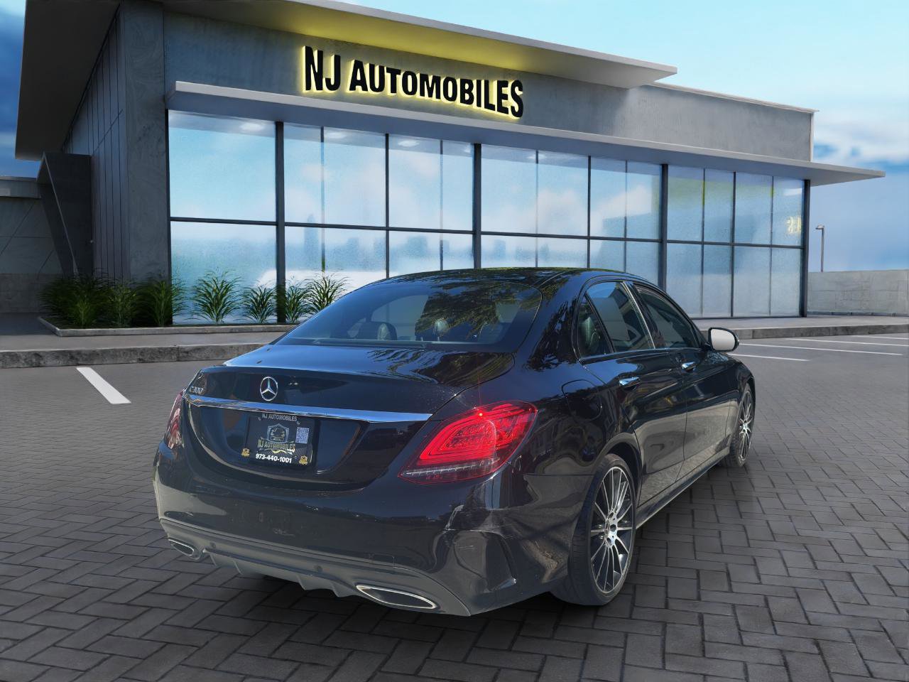 Used 2019 Mercedes-Benz C 300 Sedan w/ AMG Line image 7