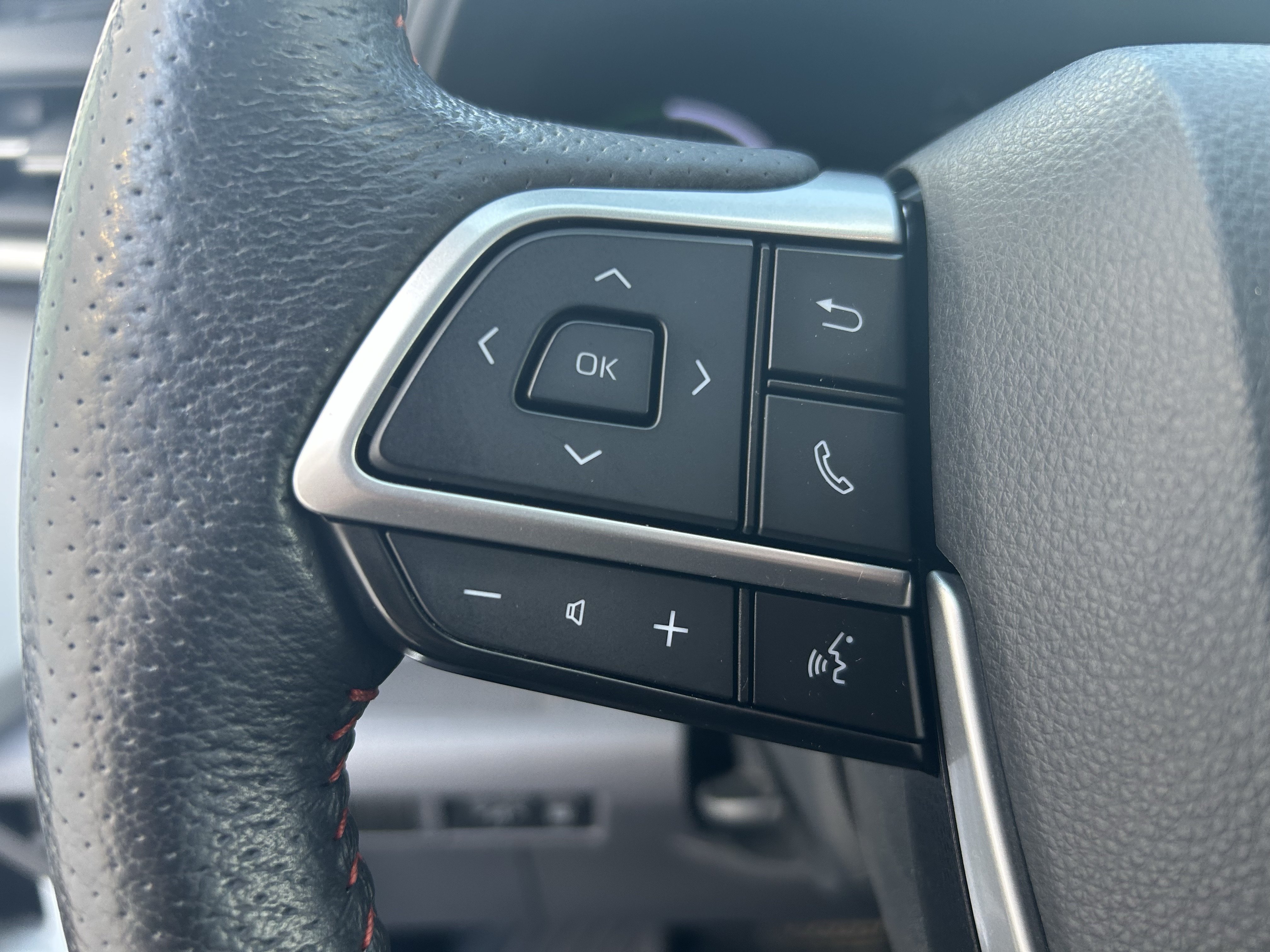 Certified 2022 Toyota Sienna XSE w/ XSE Plus Package FWD image 25