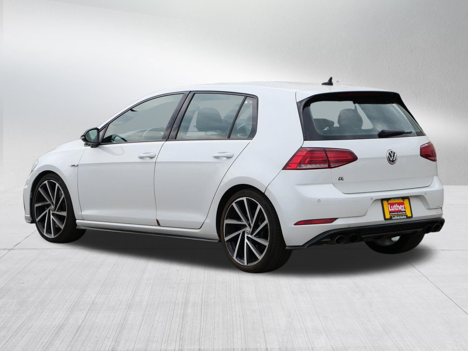 Used 2018 Volkswagen Golf R 4-Door AWD/4WD image 5
