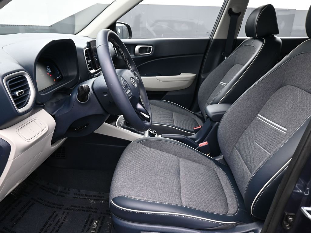Certified 2023 Hyundai Venue Limited w/ Cargo Package image 10