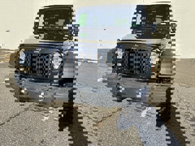 Used 2018 Jeep Wrangler Unlimited Sport w/ Connectivity Group image 4