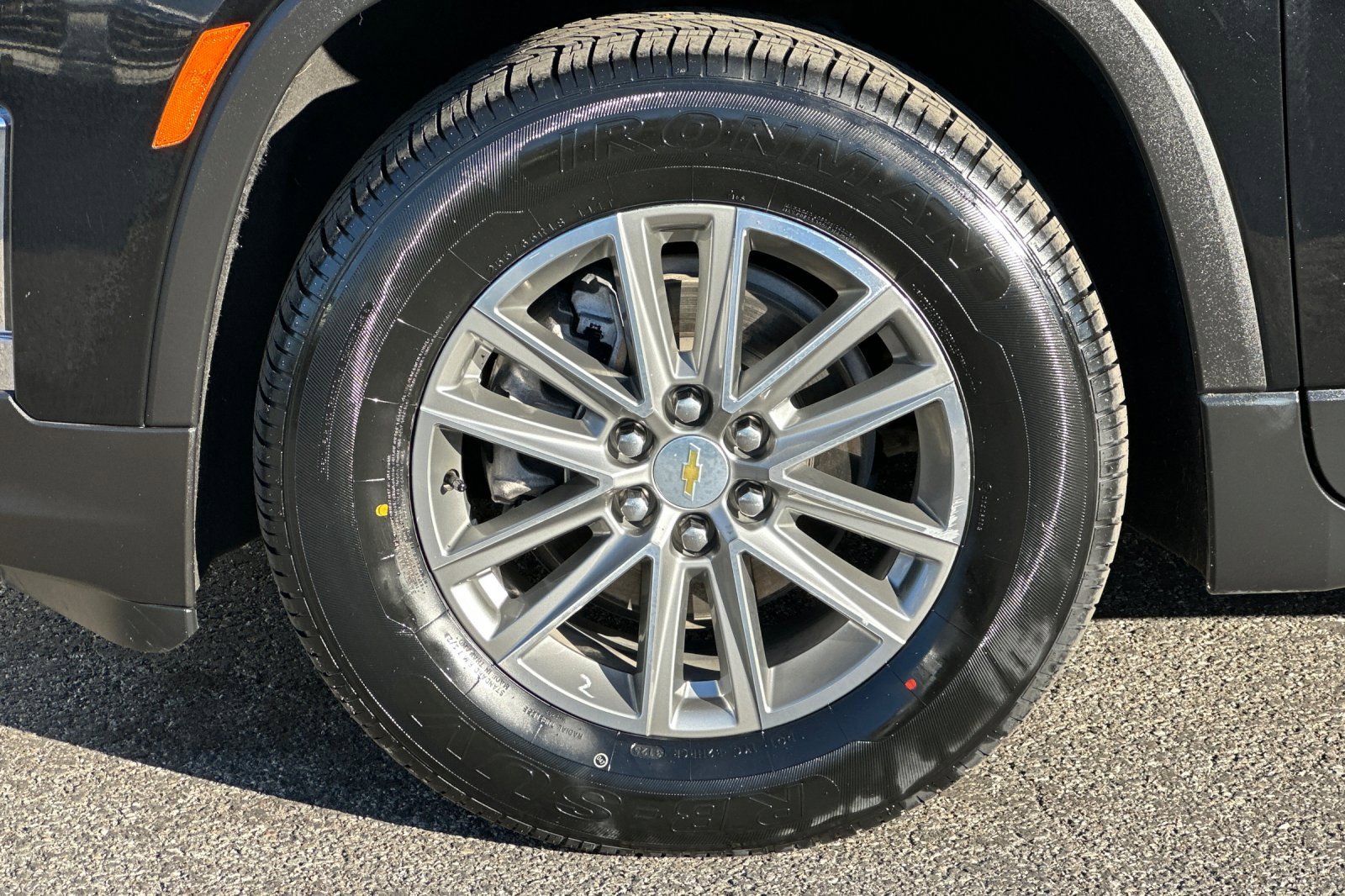 Used 2023 Chevrolet Traverse LT image 37