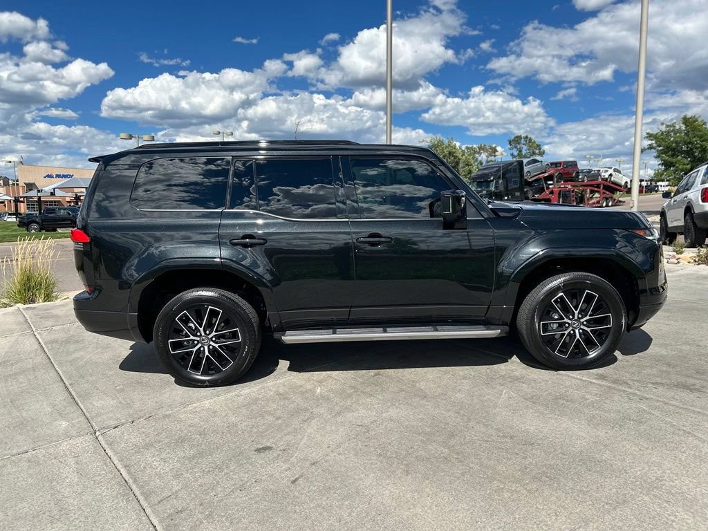Used 2024 Lexus GX 550 w/ Accessory Package (Z1) AWD/4WD image 10