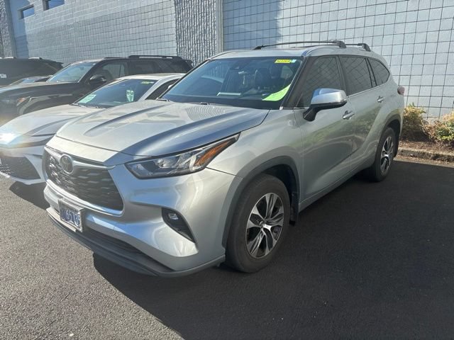 Certified 2020 Toyota Highlander XLE AWD/4WD image 4