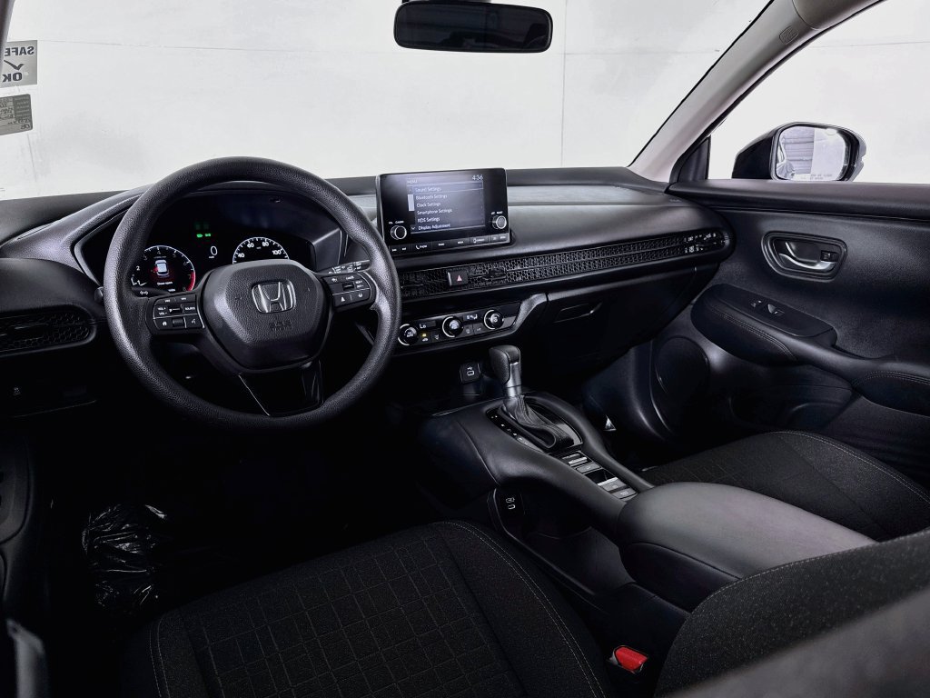 Used 2025 Honda HR-V LX image 27