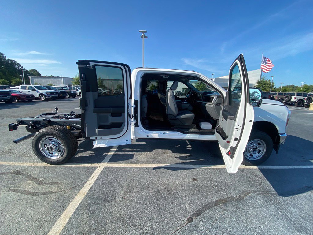 New 2026 Ford F350 XL w/ XL Chrome Package AWD/4WD image 26