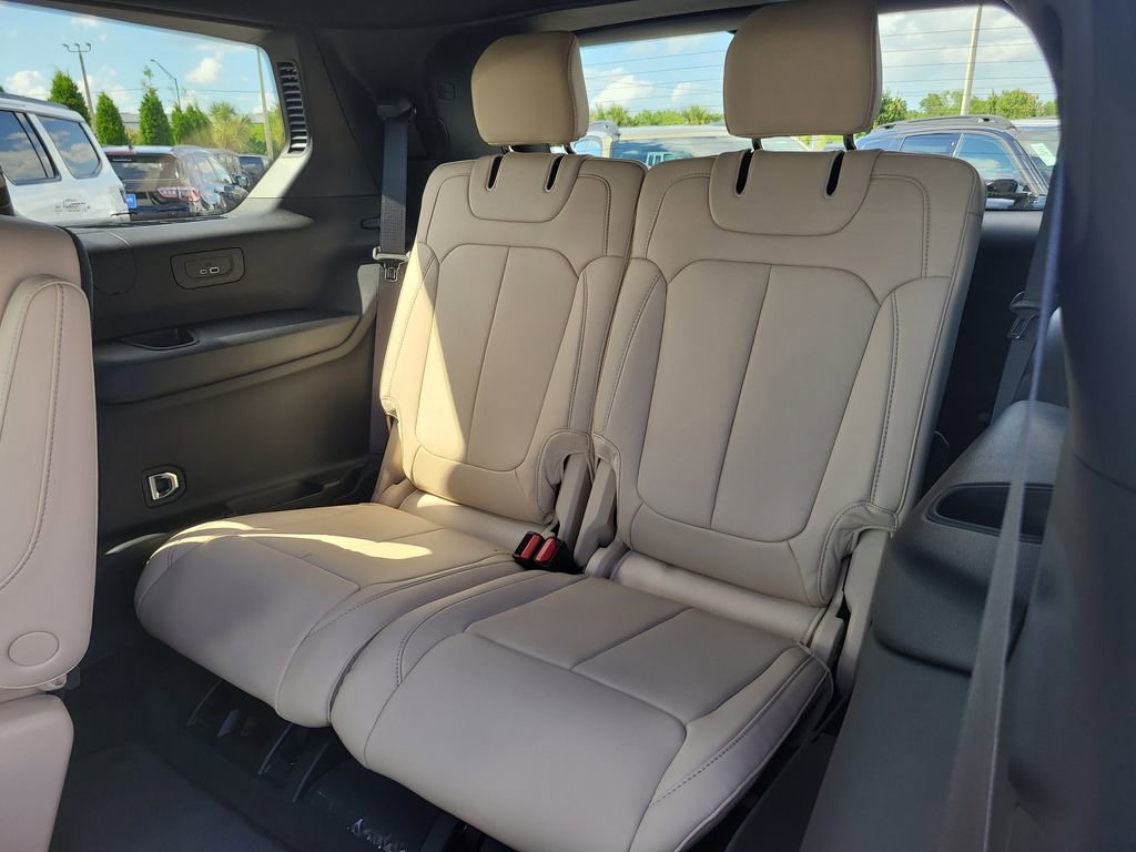 New 2026 Jeep Grand Cherokee L Limited AWD/4WD image 16