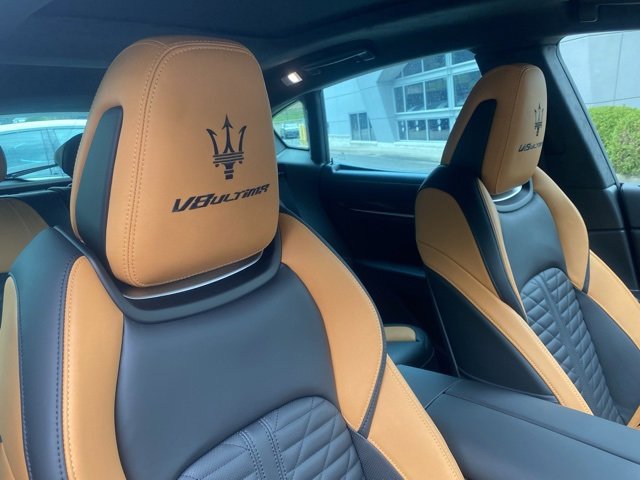 Used 2024 Maserati Levante Trofeo image 40