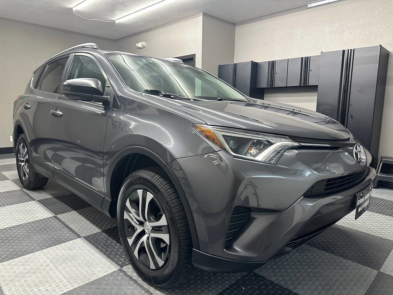 Used 2016 Toyota RAV4 LE AWD/4WD image 5