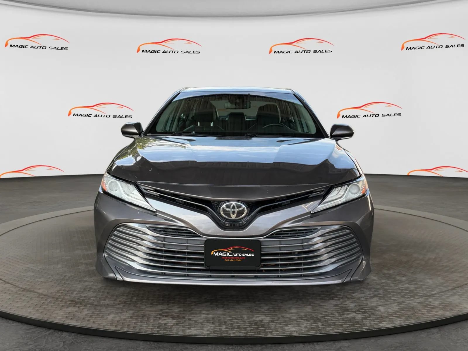 Used 2020 Toyota Camry XLE AWD/4WD image 3