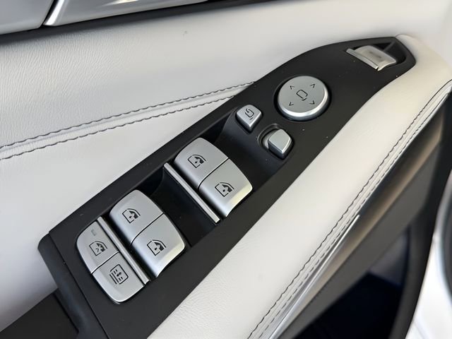 Certified 2023 BMW X7 xDrive40i w/ Premium Package image 16