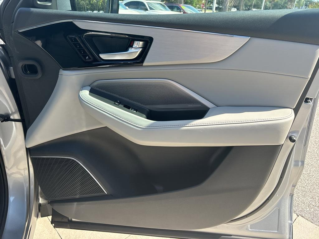 Certified 2025 Acura MDX FWD w/ Technology Package image 18