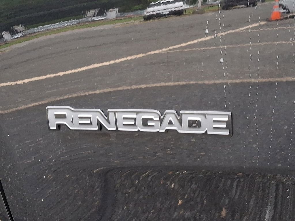 Used 2023 Jeep Renegade Latitude image 31