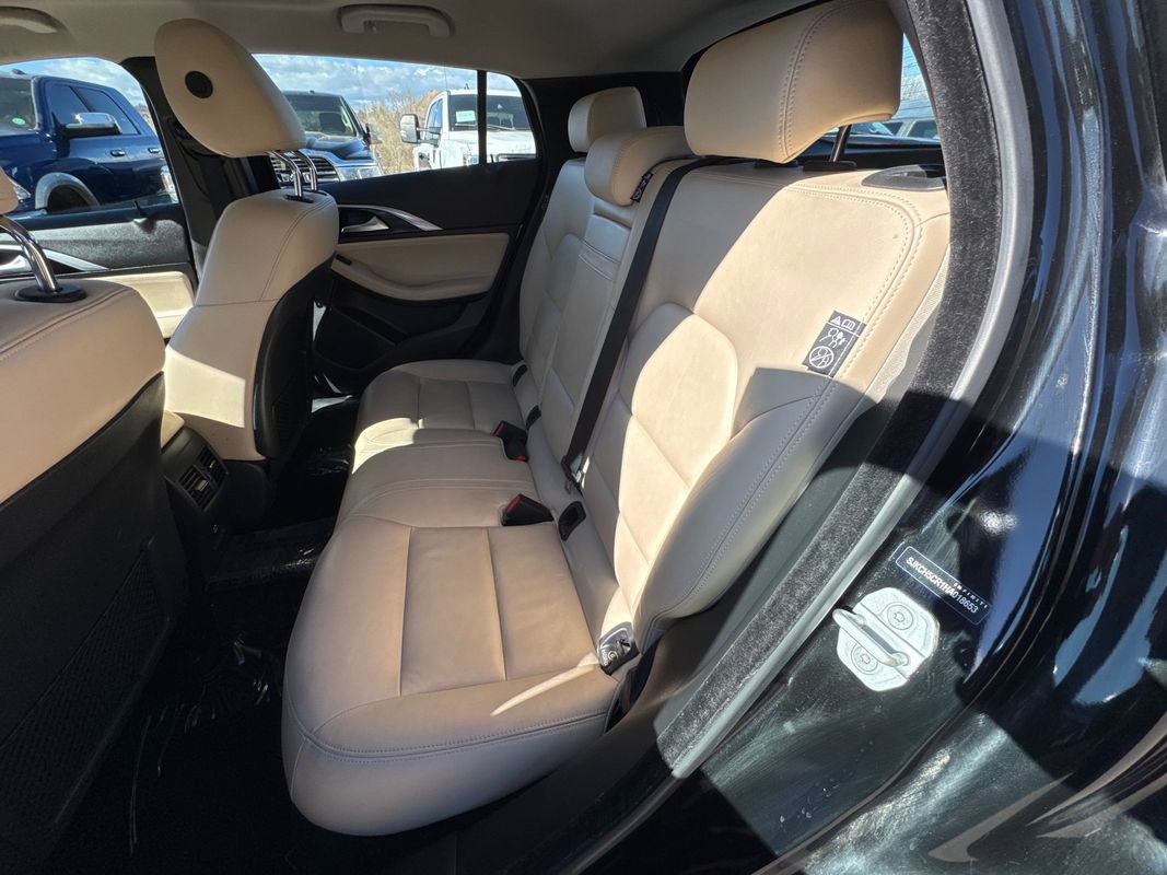 Used 2017 INFINITI QX30 Premium w/ Navigation Package image 14