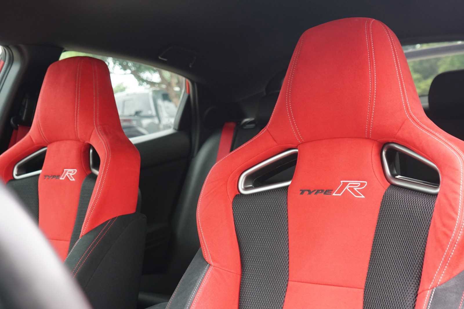 Used 2018 Honda Civic Type R image 10