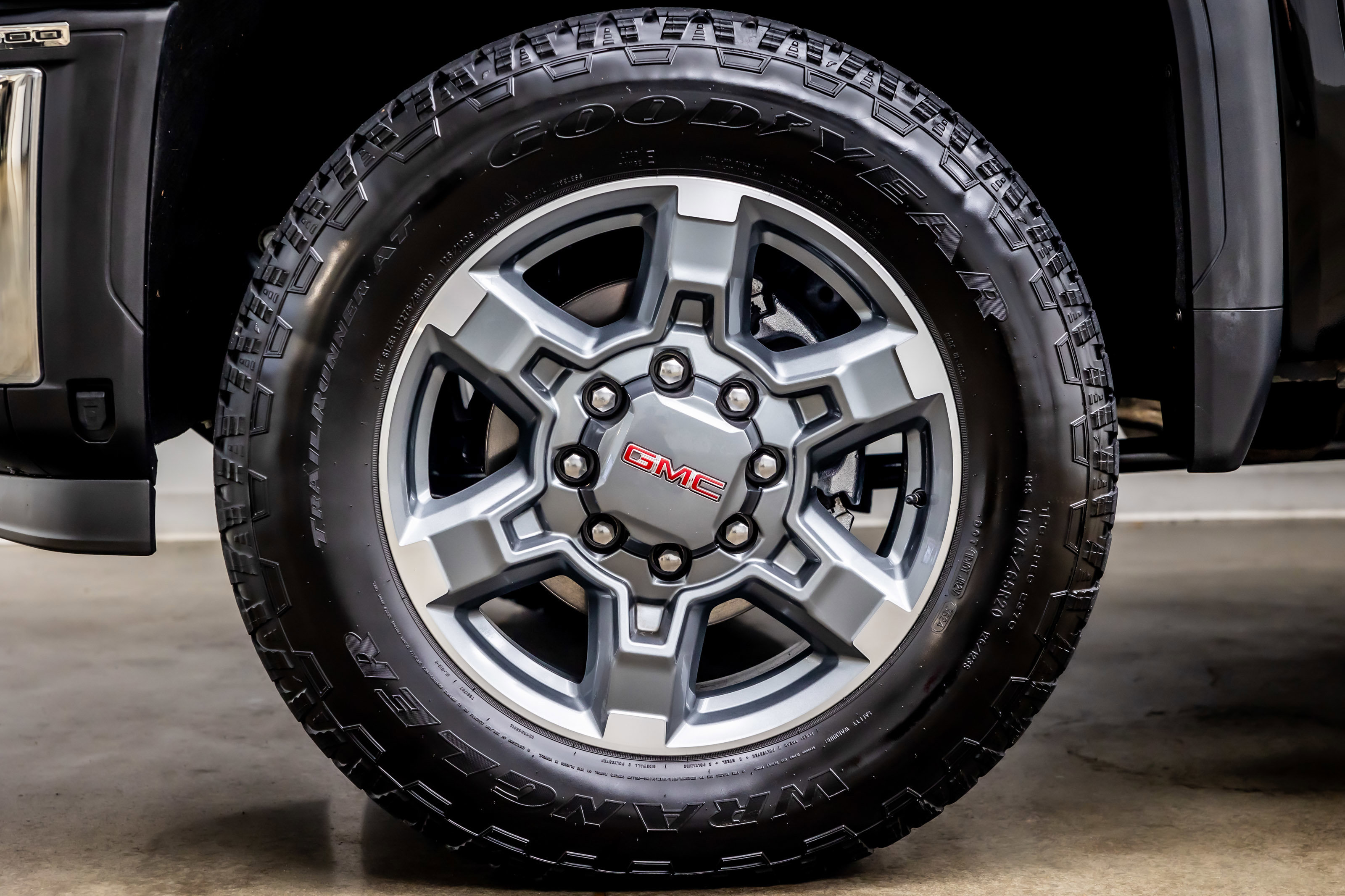 Used 2025 GMC Sierra 2500 SLT w/ SLT Premium Package AWD/4WD image 36