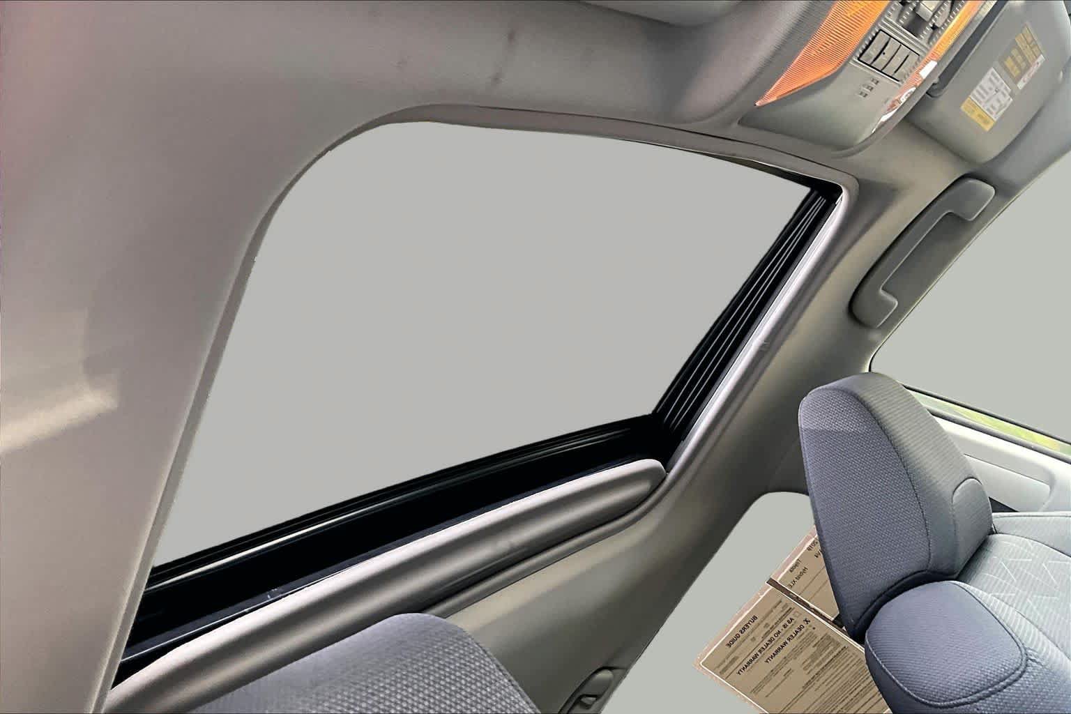 Used 2019 Toyota RAV4 XLE w/ Convenience Package AWD/4WD image 14