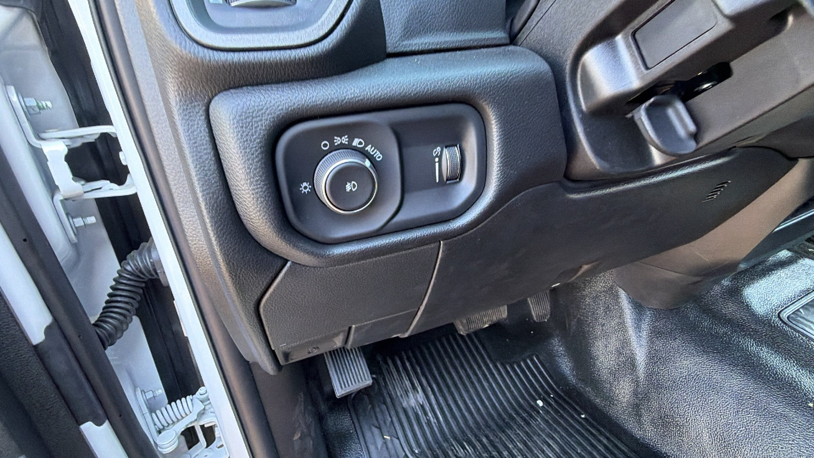 New 2026 RAM 5500 Tradesman w/ Chrome Appearance Group AWD/4WD image 22