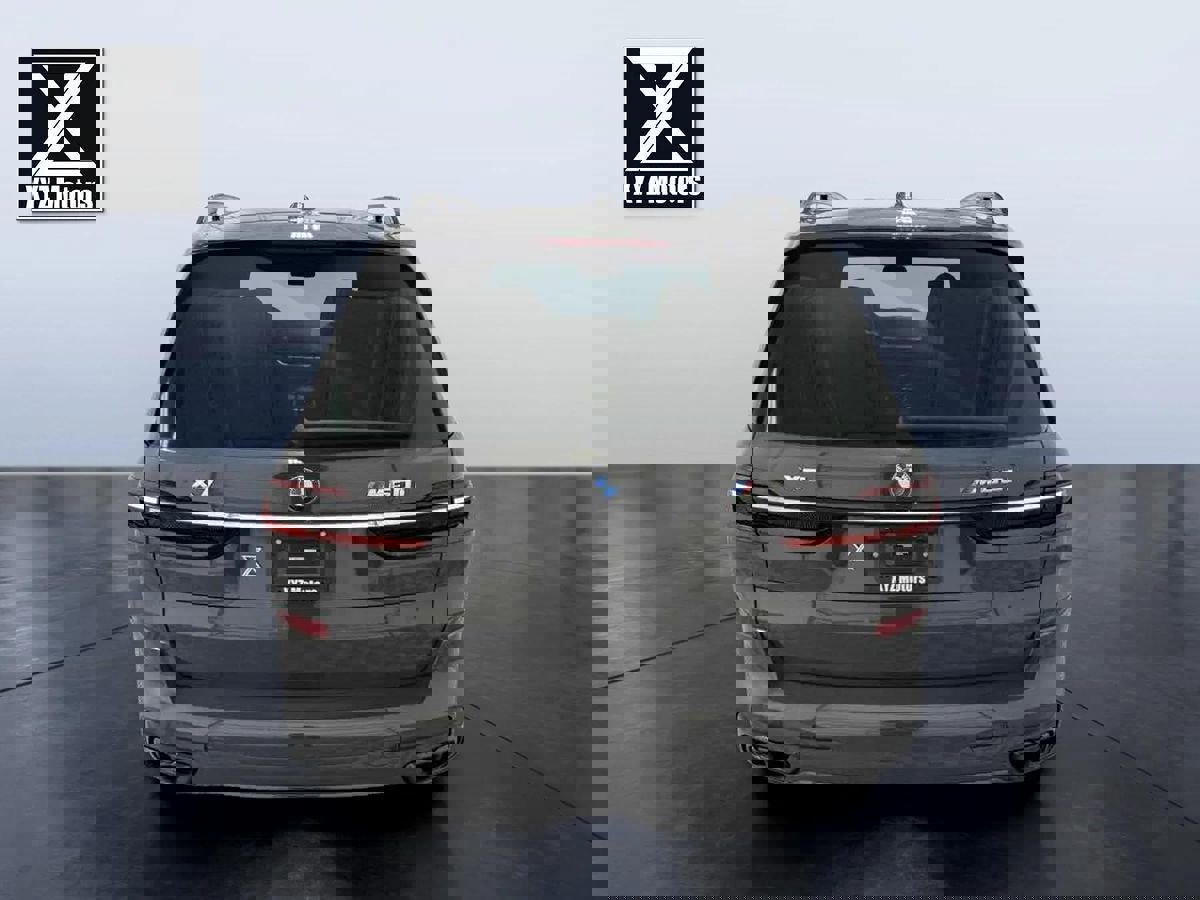 Used 2023 BMW X7 M60i image 7