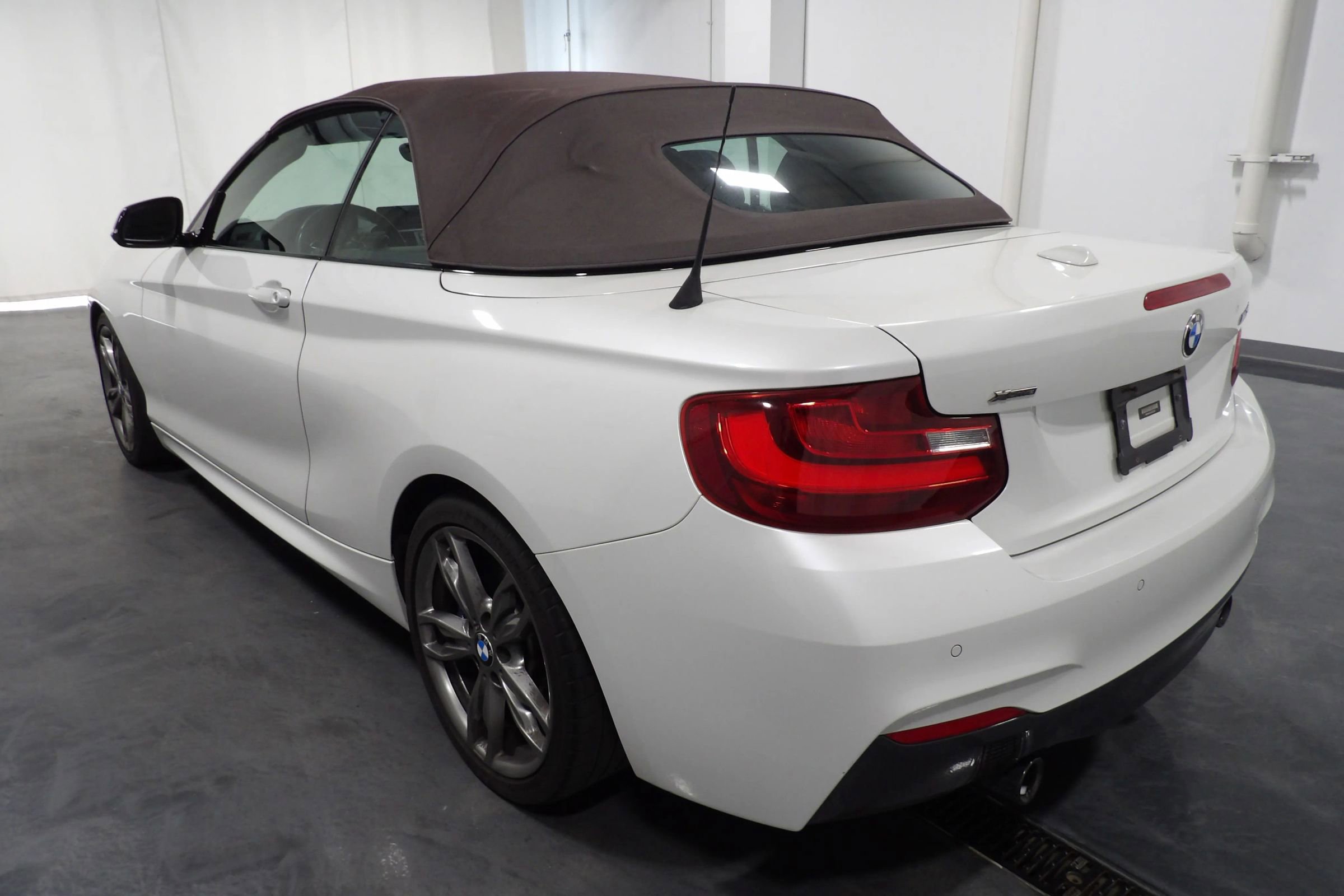 Used 2016 BMW M235i xDrive Convertible image 7