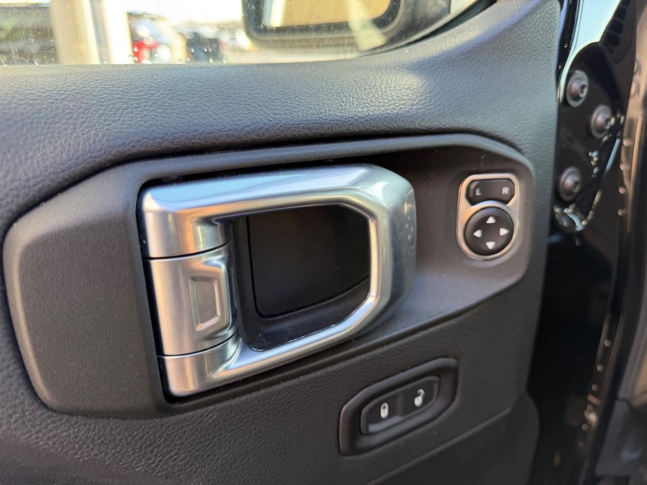 Used 2022 Jeep Gladiator Rubicon w/ Safety Group image 18