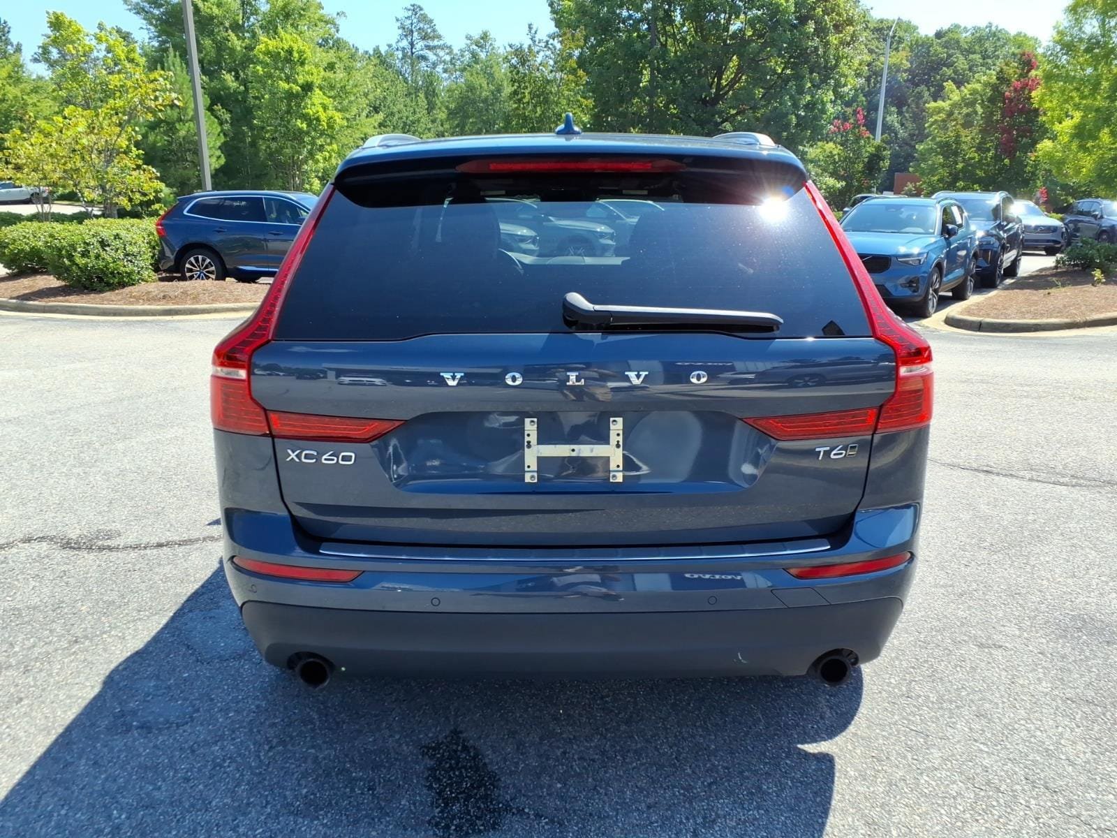 Used 2020 Volvo XC60 T6 Momentum AWD/4WD image 4