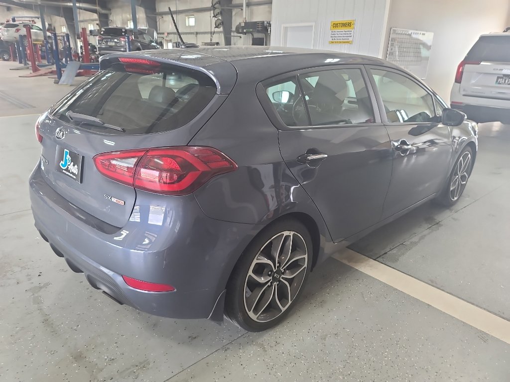 Used 2016 Kia Forte SX w/ SX Premium Technology Package FWD image 5
