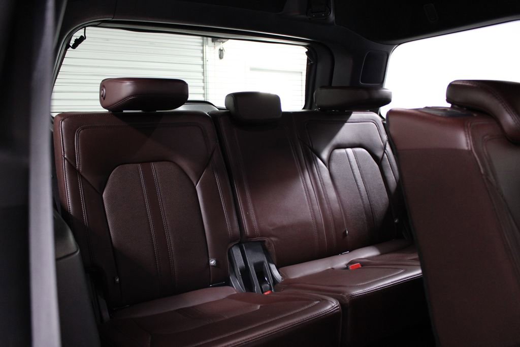 Used 2024 Ford Expedition Limited image 38
