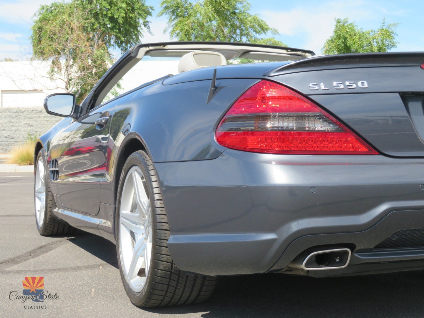 Used 2009 Mercedes-Benz SL 550 w/ Premium I Pkg image 25