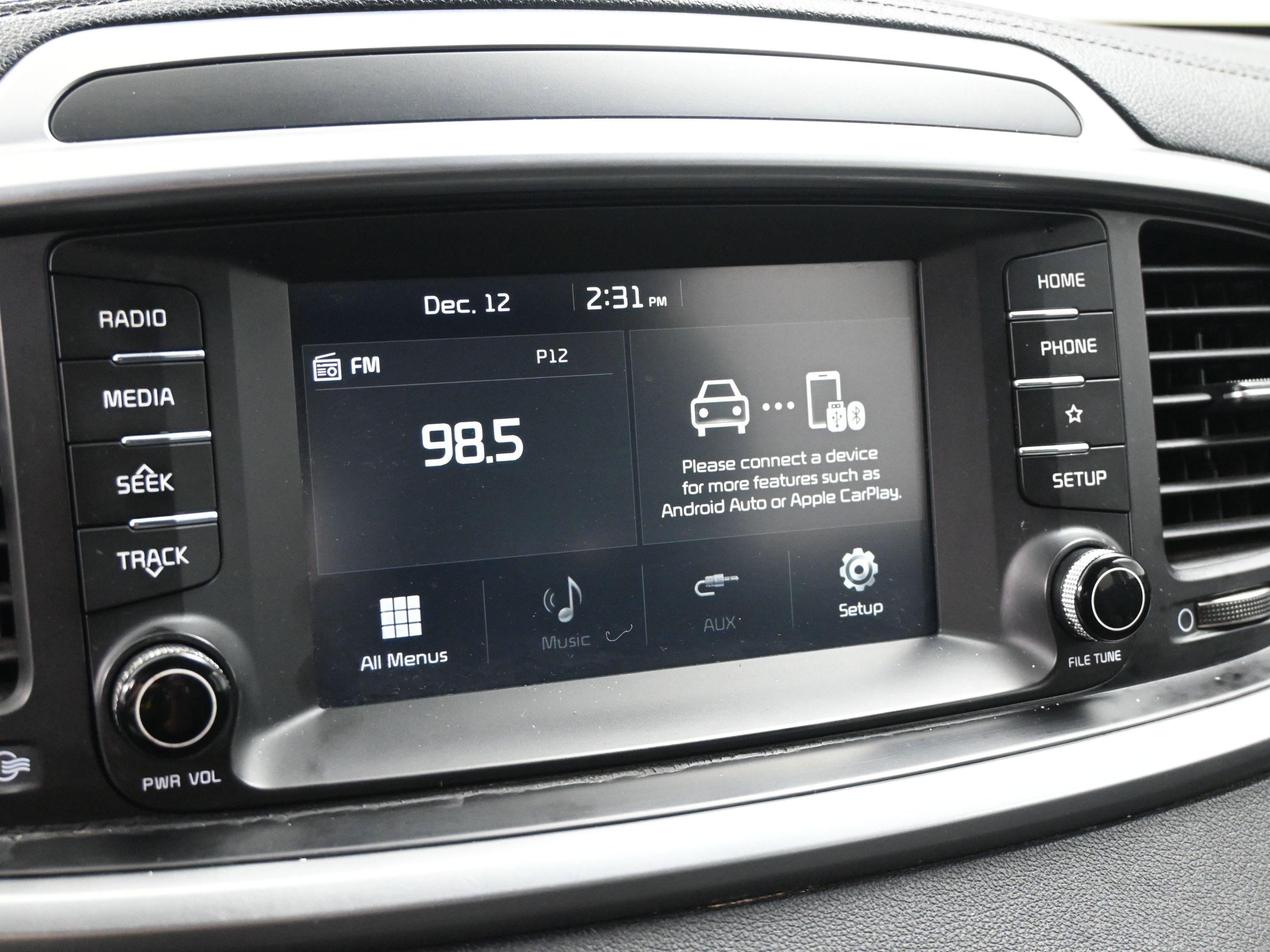 Used 2020 Kia Sorento LX image 12