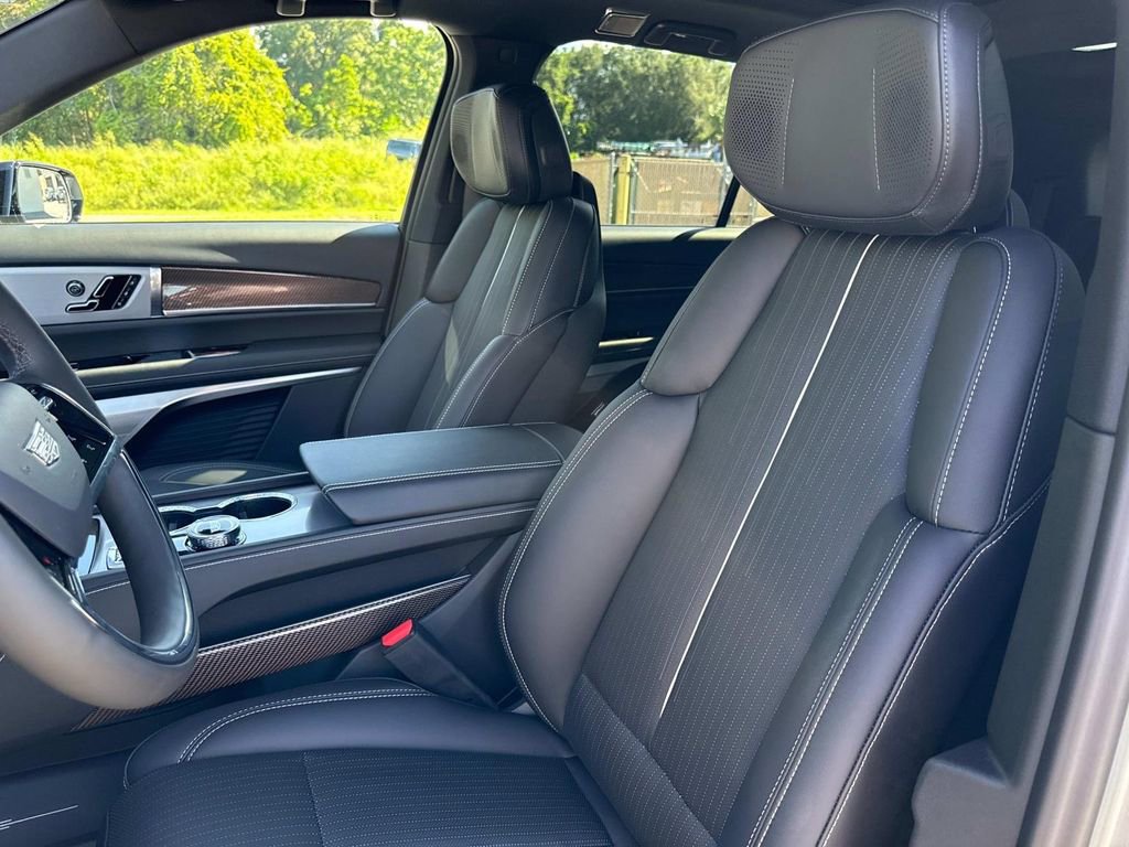 New 2026 Cadillac Vistiq Sport w/ LPO, Floor Liner Package image 22