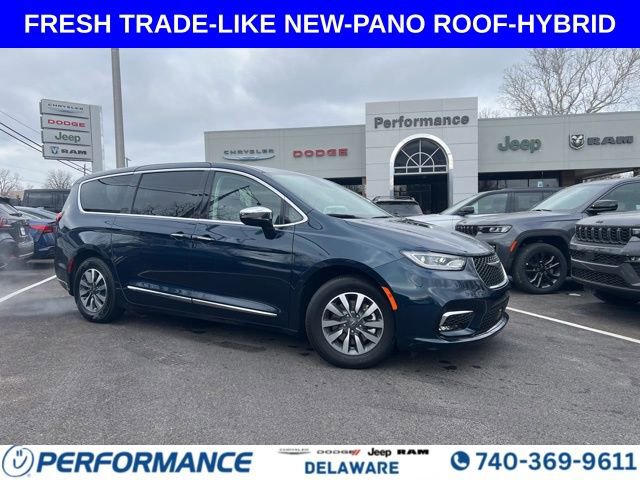 Used 2023 Chrysler Pacifica Limited