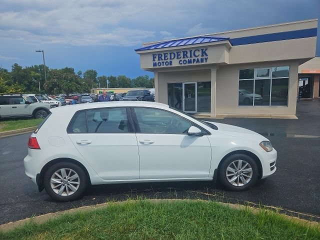 Used 2015 Volkswagen Golf S FWD image 3