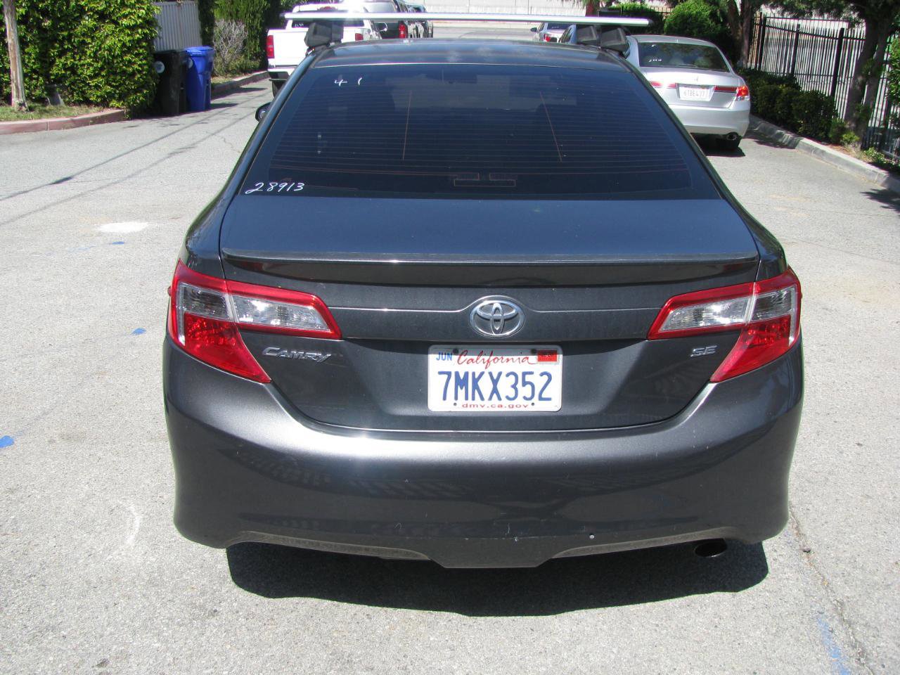 Used 2013 Toyota Camry SE FWD image 4