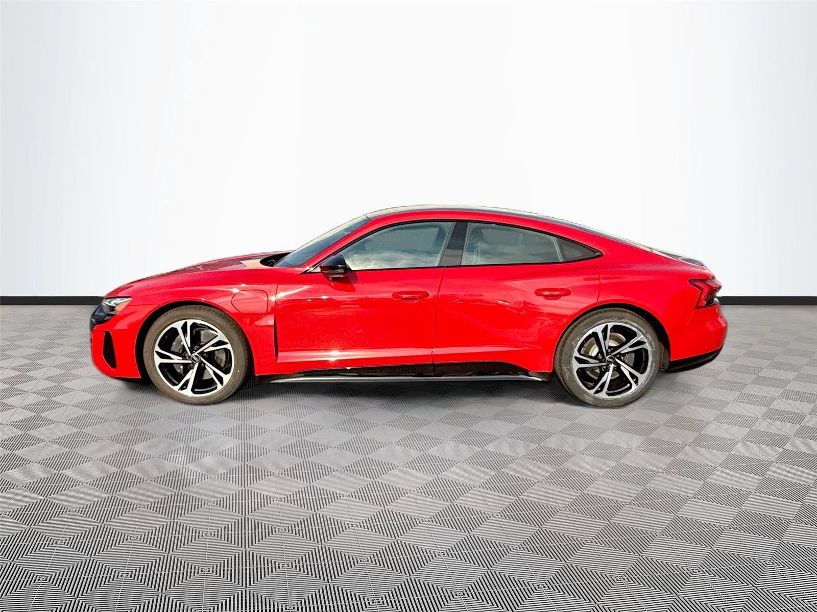 Used 2024 Audi e-tron GT Premium Plus w/ Performance Package AWD/4WD image 4
