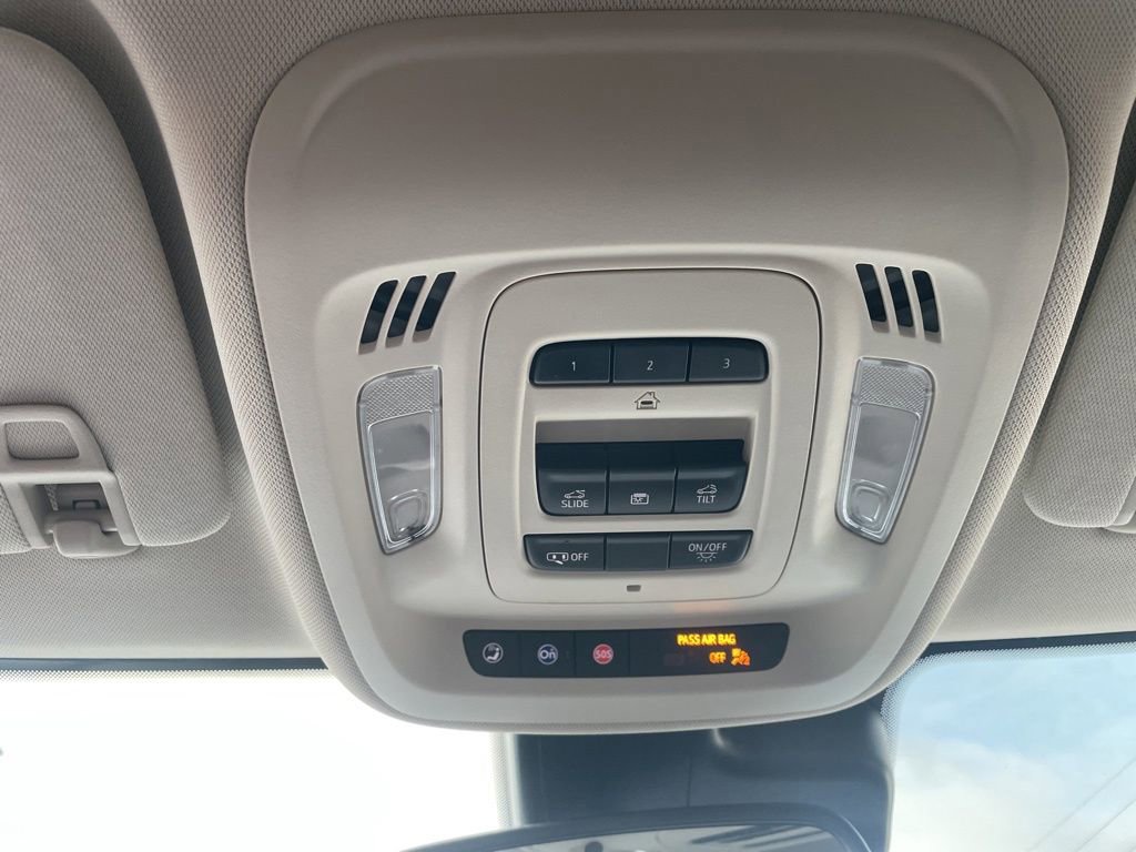 Used 2022 Buick Envision Avenir w/ Safety Package image 23