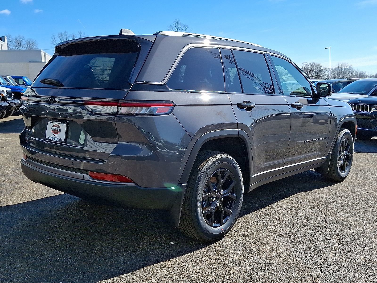 New 2026 Jeep Grand Cherokee Laredo image 4