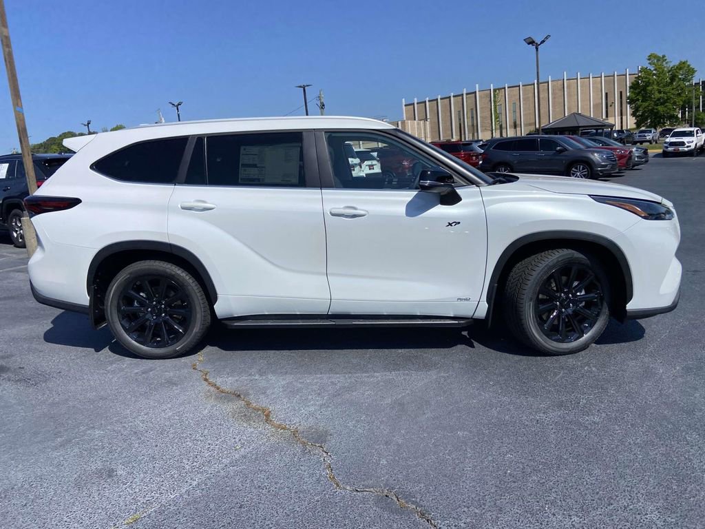 New 2026 Toyota Highlander XLE AWD/4WD image 2